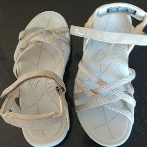 Viakix Walking Sandals